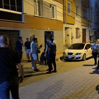 Eskişehir'de sokakta kavga: 1'i polis, 11 yaralı