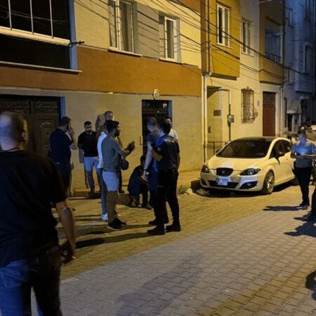 Eskişehir'de sokakta kavga: 1'i polis, 11 yaralı