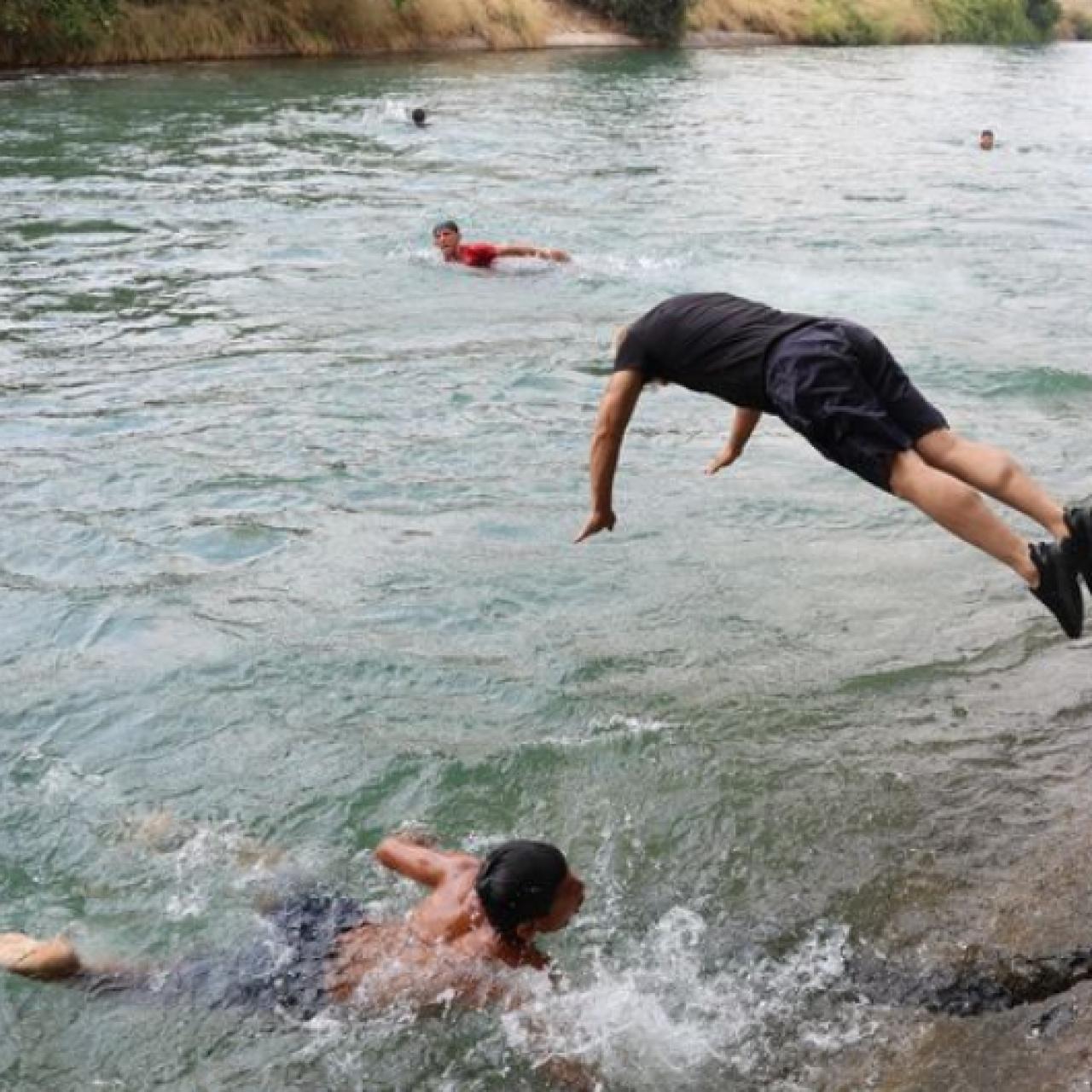 Mahalleli "cankurtaran" ekibi kurdu haber görseli