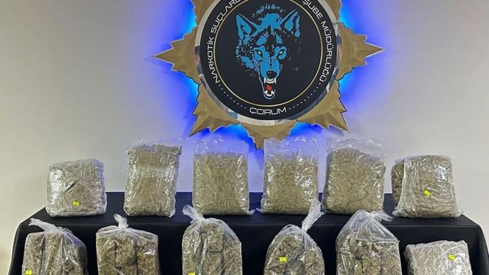 Çorum'da 9,5 kilogram uyuşturucu ele geçirildi