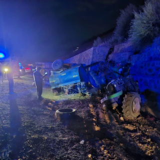 Bingöl'de traktör devrildi: 1 ölü