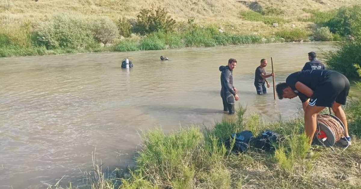 Son dakika: Muş'ta çaya düşen kardeşlerden biri öldü, diğeri aranıyor | Son dakika haberleri