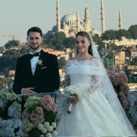 Ünlü futbolcu evlendi