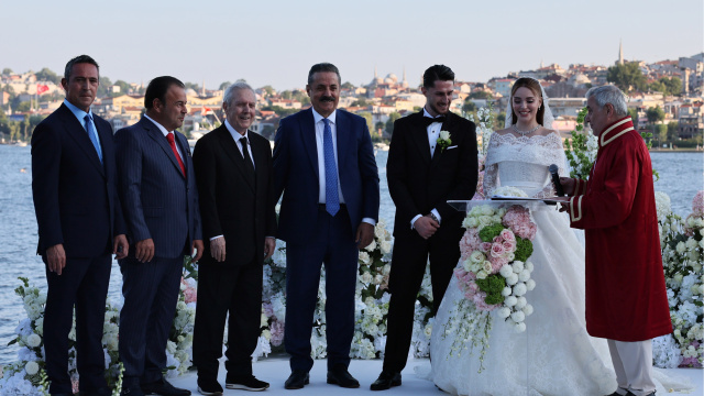 İsmail Yüksek, dünyaevine girdi!