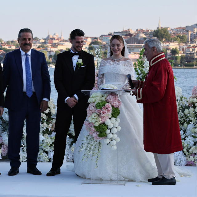 İsmail Yüksek, dünyaevine girdi!