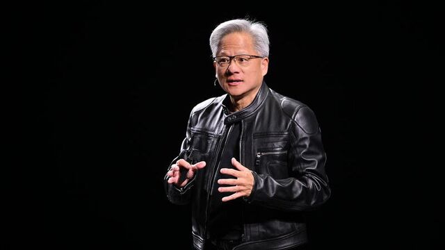 NVIDIA CEO'su Huang'ın ünlü ceketi servet değerine satıldı