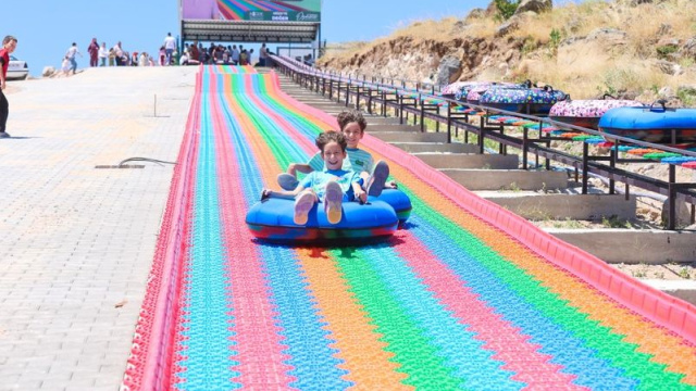 Niğde'de 280 metrelik renkli kaydırak