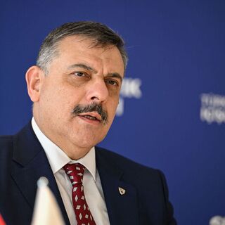 Bakan Çiftçi'den dondurma sürprizi