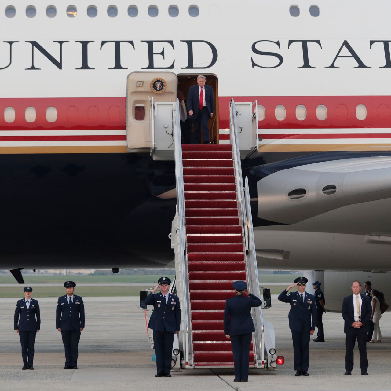 Trump'tan Air Force açıklaması: En üst seviyeye çıkarılacak