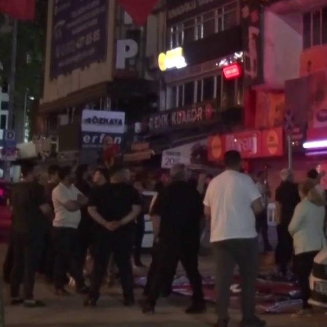 CHP Ankara il binası önünde gerginlik