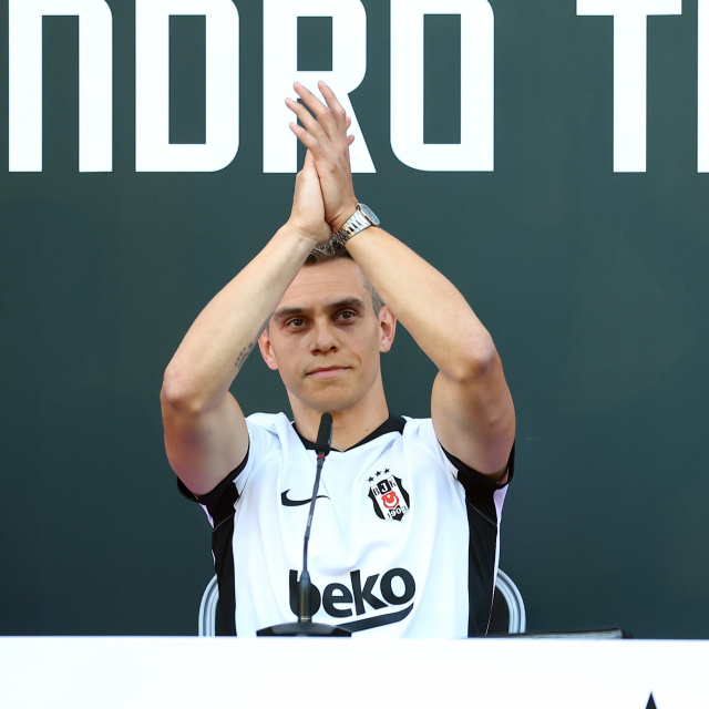 Beşiktaş'ta Trossard kadroda yok!