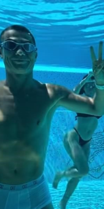 Ronaldo'nun havuz eğlencesi