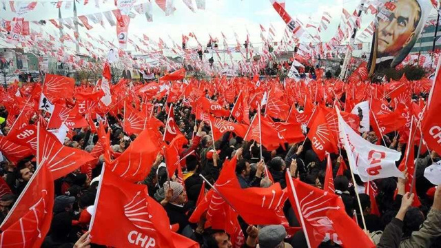 CHP'den ilk istifa geldi