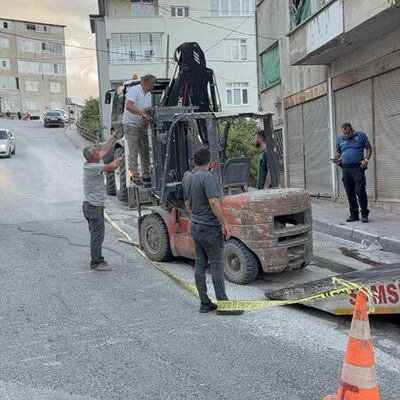2 yaralı! Kontrolden çıkıp devrildi