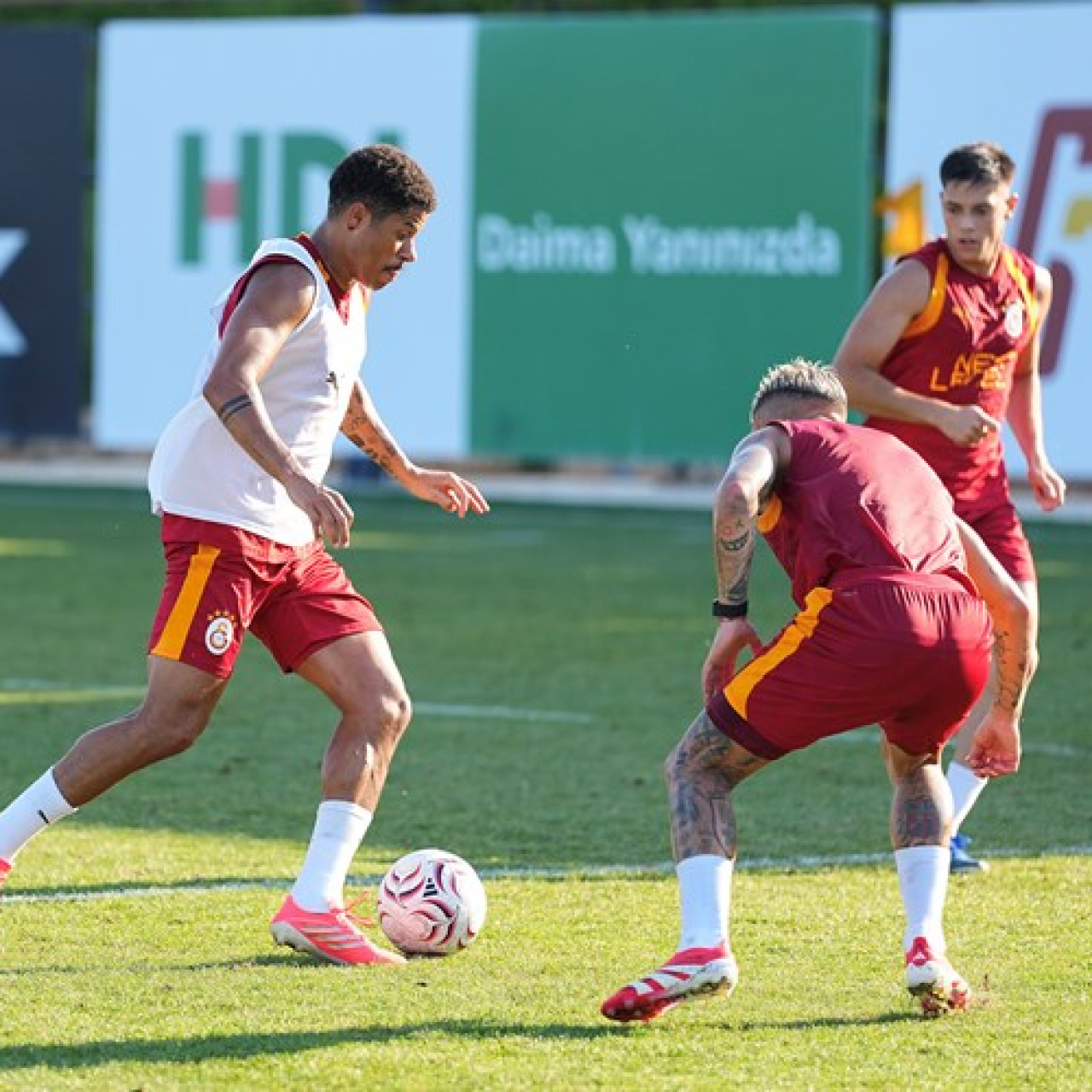 Galatasaray'da yeni sezon mesaisi!