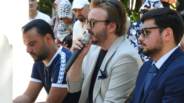 Kardeşini mezarı başında andı