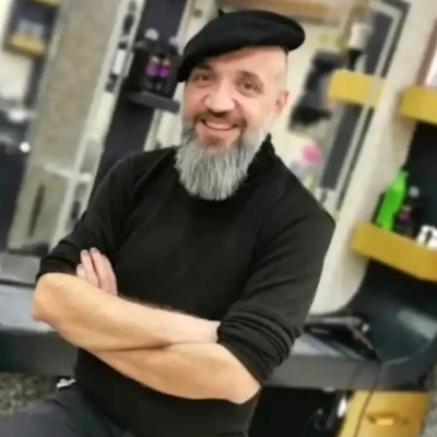 Kuaför iş yerinde ölü bulundu