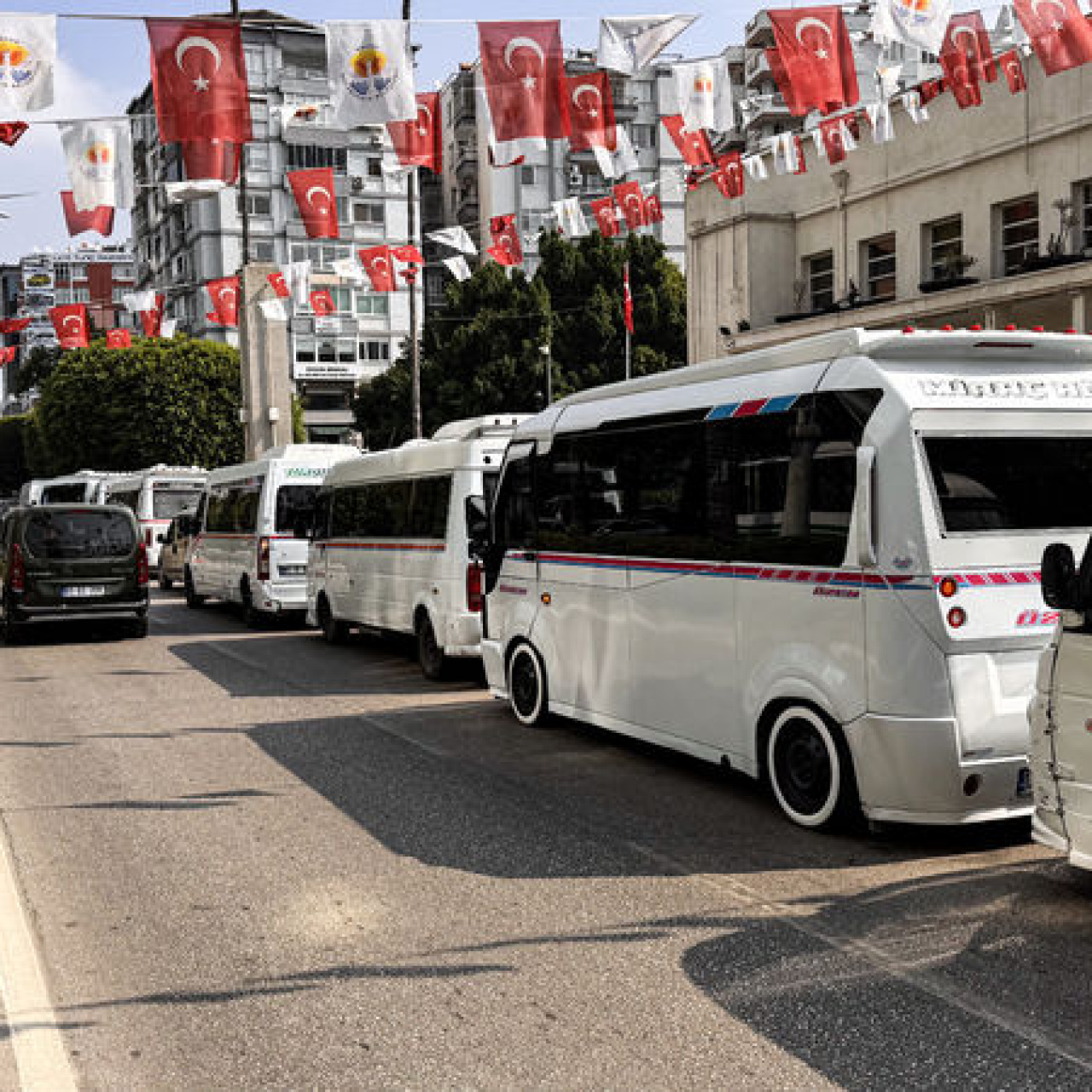 Adana'da dolmuşçulardan "güzergah" eylemi