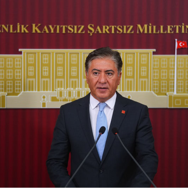 'Özel yeni partinin başkanı olarak görüşecek'