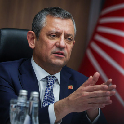 Özel, partisinin bazı milletvekilleriyle bir araya geldi