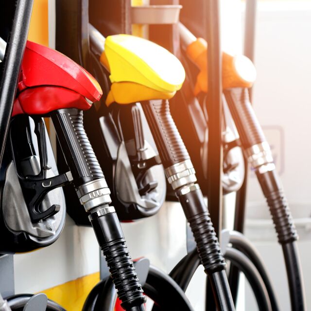 Benzine zam geldi, tabelalar değişti