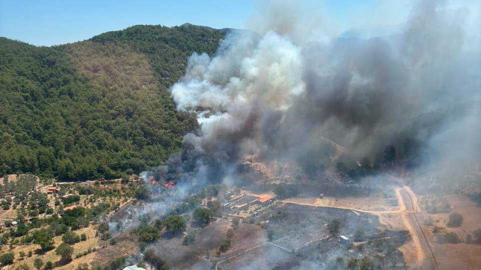 Fethiye'deki orman yangınında korkutan görüntüler!