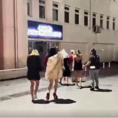 Masaj salonuna operasyon: 10 gözaltı!