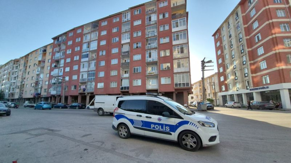 Eşi tatile gitti yatağında ölü bulundu