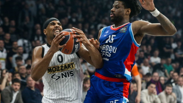 Brandon Davies basketbolu bıraktı