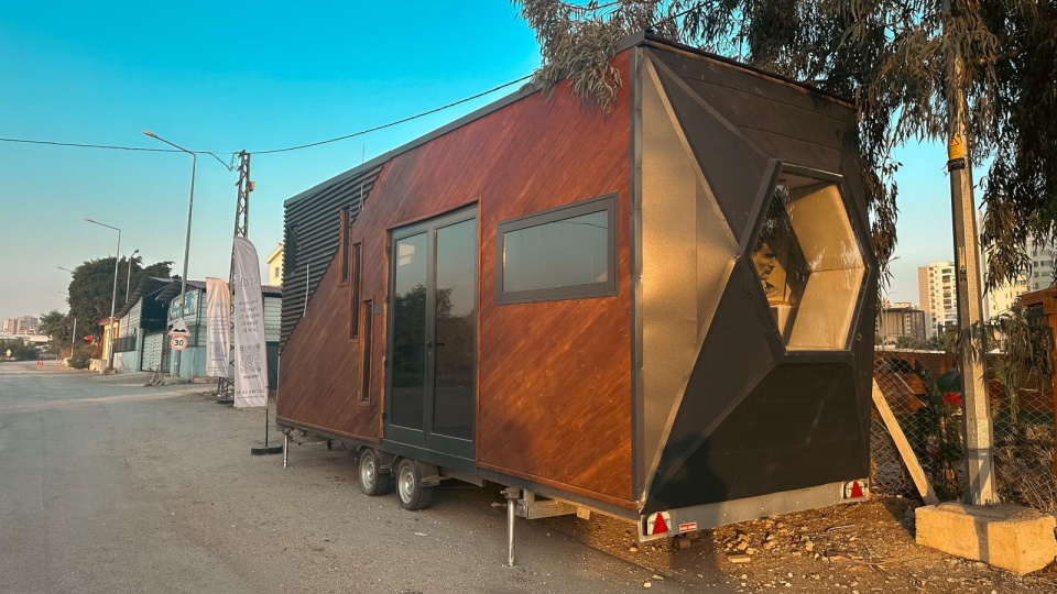 Pes dedirten hırsızlık! 'Tiny house'u çaldılar!