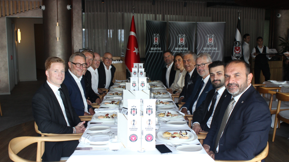 Beşiktaş'tan dostluk yemeği!