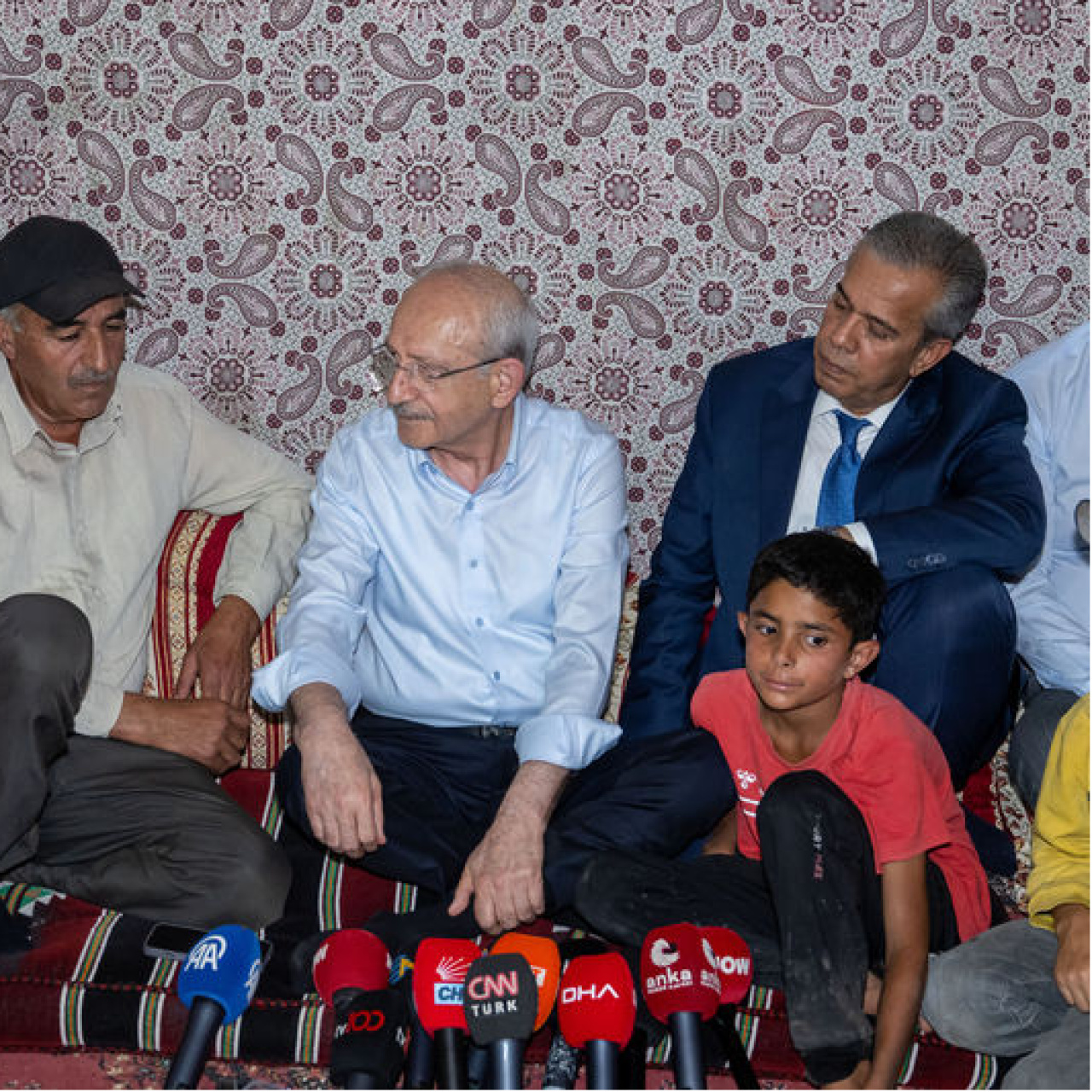 Kılıçdaroğlu, tarım işçileriyle bir araya geldi