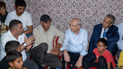 Kılıçdaroğlu, tarım işçileriyle bir araya geldi