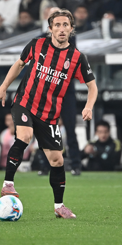 Modric, 1 yıl daha Milan'da!