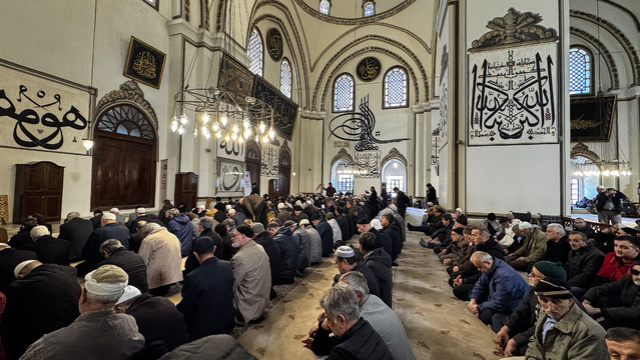 Cuma namazı nasıl kılınır?
