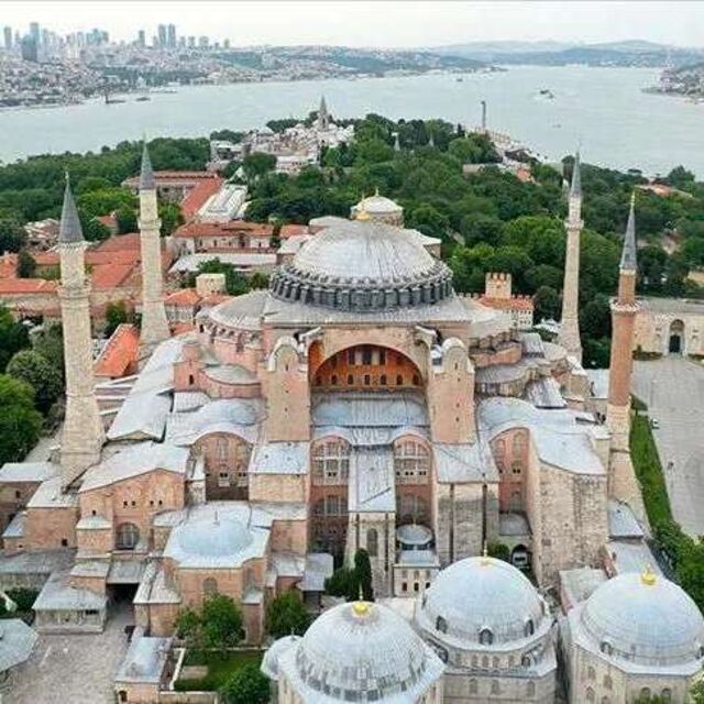 Siyasilerden Ayasofya mesajları