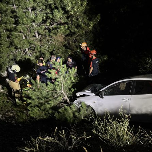 Otomobil ile motosiklet çarpıştı: 5 yaralı