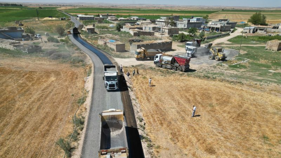 Yıllar sonra yolları asfaltlandı