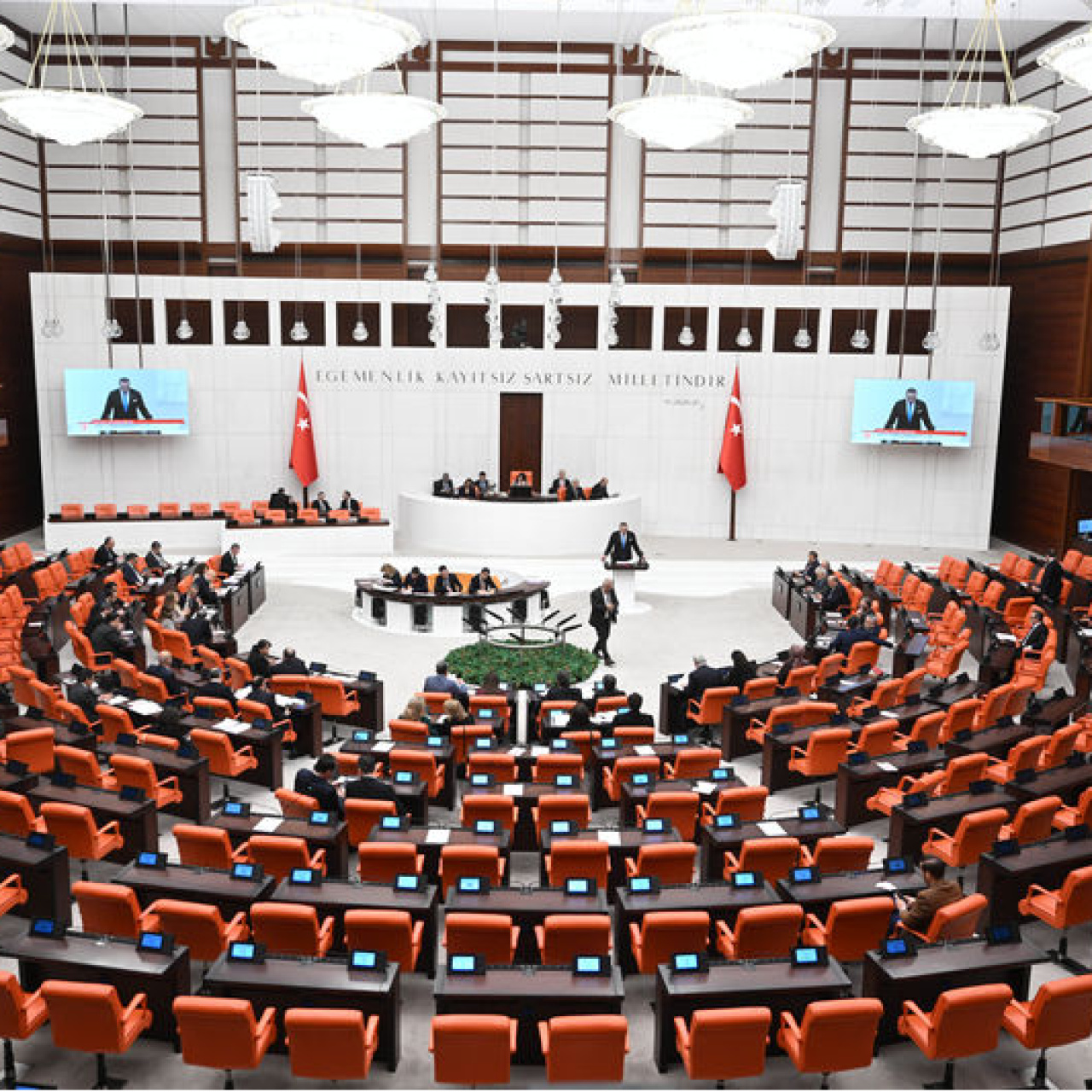 “Çerçeve yasa pazartesi Meclis’te” haber görseli