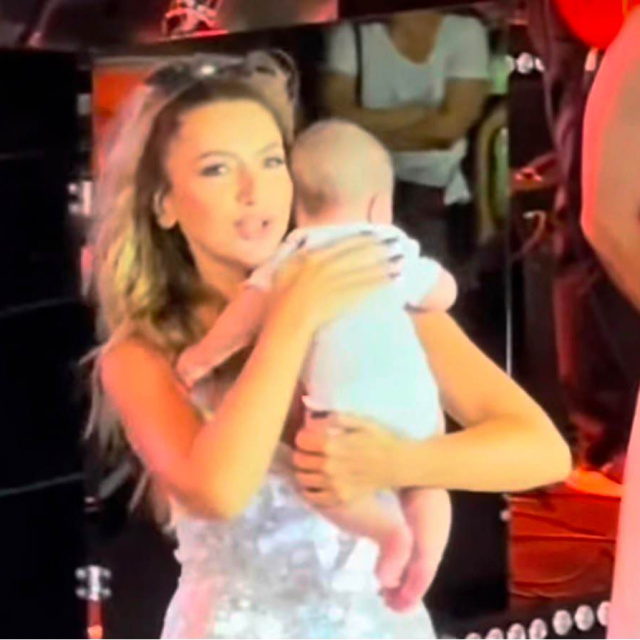 Hadise'den beşibiryerde sözü