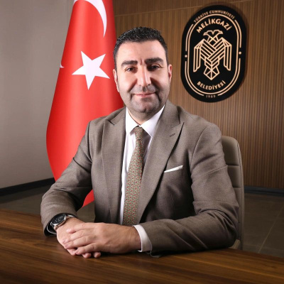 Özel kalem müdürü bisikletten düşüp öldü