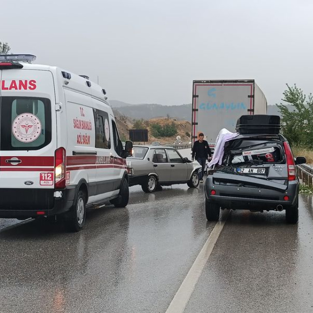 Tosya'da 3 zincirleme kaza: 1 ölü, 12 yaralı