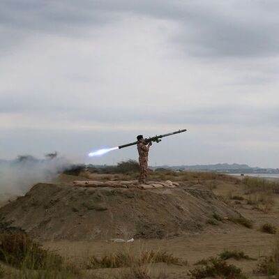 İran'da halk devriye geziyor