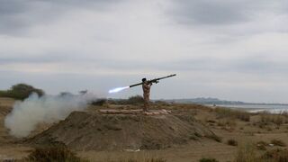 İran'da halk devriye geziyor