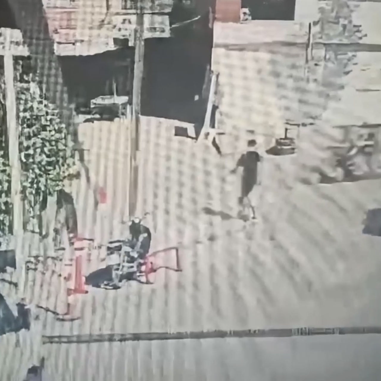 Çocukluk arkadaşını vurdu! Anne sinir krizi geçirdi haber görseli