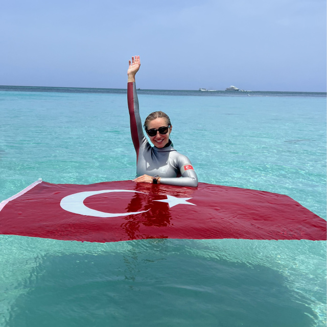 Şahika Ercümen'den 2 altın madalya!