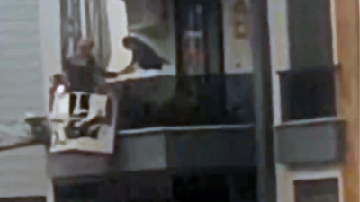Rehine krizi! Balkondan kurtarıldılar