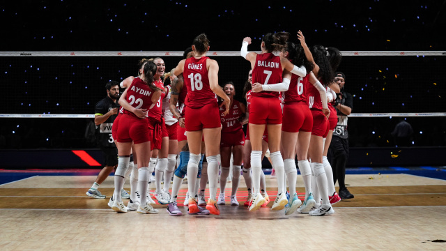 TFF ve kulüplerden Filenin Sultanları'na tebrik!