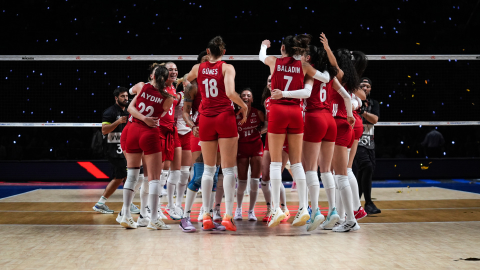 TFF ve kulüplerden Filenin Sultanları'na tebrik!