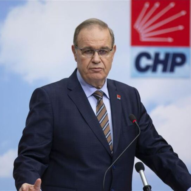 Faik Öztrak CHP Grup Başkanı seçildi